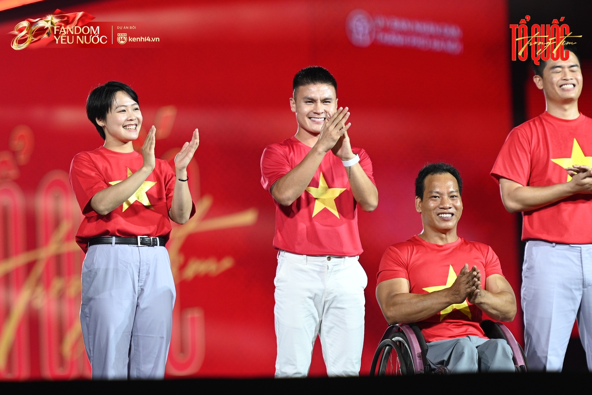 Quang Hải dẫn Chu Thanh Huyền đến dự concert, màn đọ sắc với Ánh Viên đời thực gây sốt!- Ảnh 9. Quang Hải dẫn Chu Thanh Huyền đến dự concert, màn đọ sắc với Ánh Viên đời thực gây sốt!- Ảnh 9.