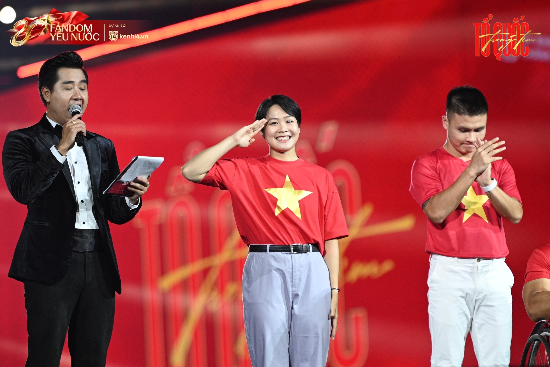 Quang Hải dẫn Chu Thanh Huyền đến dự concert, màn đọ sắc với Ánh Viên đời thực gây sốt!- Ảnh 10. Quang Hải dẫn Chu Thanh Huyền đến dự concert, màn đọ sắc với Ánh Viên đời thực gây sốt!- Ảnh 10.