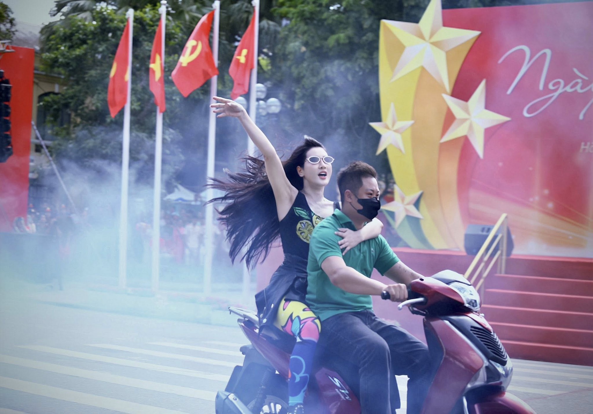 Gặp nữ thiếu tá trong vai "girl phố" náo loạn Hồ Gươm: Phải thể hiện thật "ngọt" để khán giả tin vào nhân vật! - Ảnh 5. Gặp nữ thiếu tá trong vai "girl phố" náo loạn Hồ Gươm: Phải thể hiện thật "ngọt" để khán giả tin vào nhân vật! - Ảnh 5.