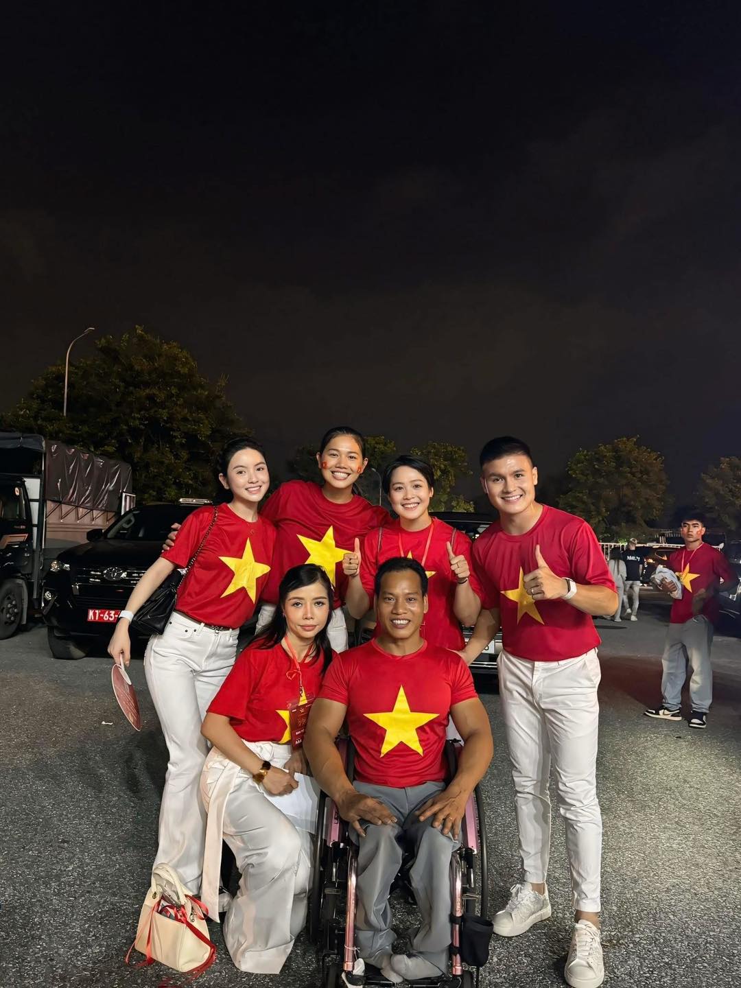 Quang Hải dẫn Chu Thanh Huyền đến dự concert, màn đọ sắc với Ánh Viên đời thực gây sốt!- Ảnh 6. Quang Hải dẫn Chu Thanh Huyền đến dự concert, màn đọ sắc với Ánh Viên đời thực gây sốt!- Ảnh 6.