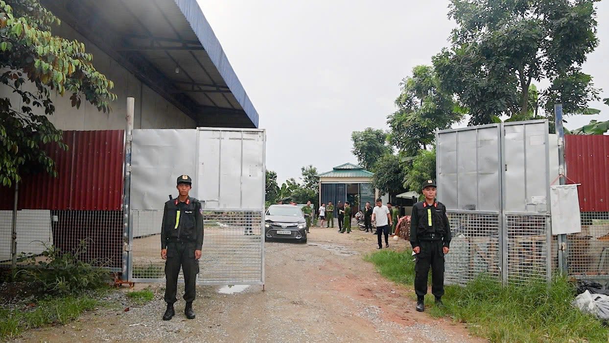Đồng loạt khám xét 3 nhà kho của "trùm thực phẩm giả" Vũ Thị Hường: Hàng chục tấn thịt bốc mùi hôi thối  - Ảnh 1.