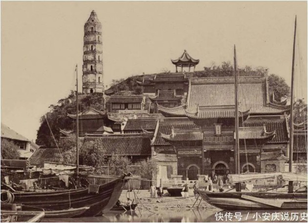 6 ảnh hiếm cuối thời nhà Thanh: Vợ lẽ lén tỏ thái độ với chính thất, binh lính tập luyện khí thế sôi sục - Ảnh 2.