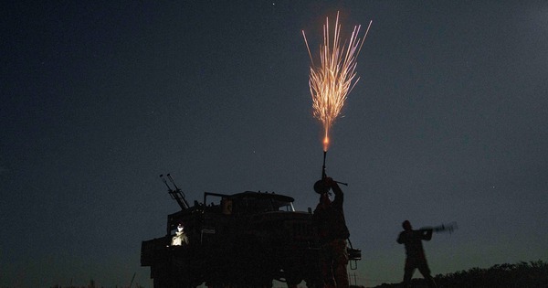 Ukraine quyết kh&ocirc;ng r&uacute;t khỏi Donbas, Mỹ n&oacute;i cuộc gặp thượng đỉnh l&agrave; 'b&agrave;i tập lắng nghe' - Ảnh 2.