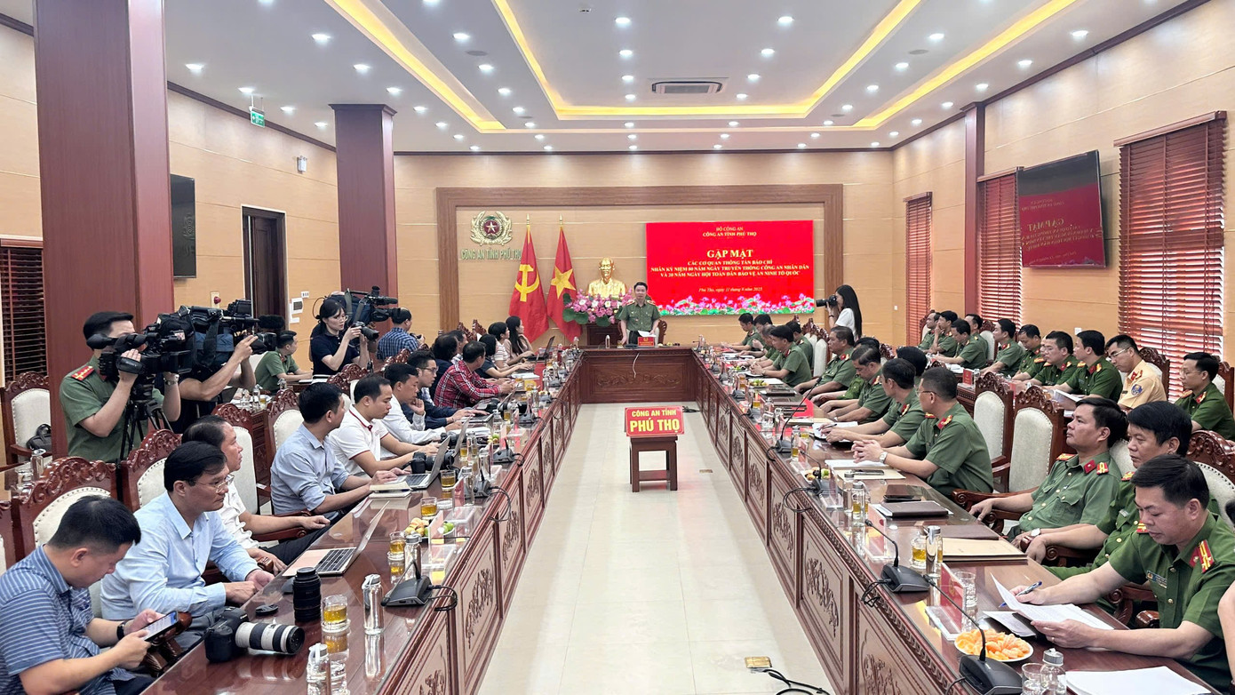 Triệt phá tổ chức lừa đảo tiền ảo quy mô hàng tỷ USD tại Phú Thọ - Ảnh 1.