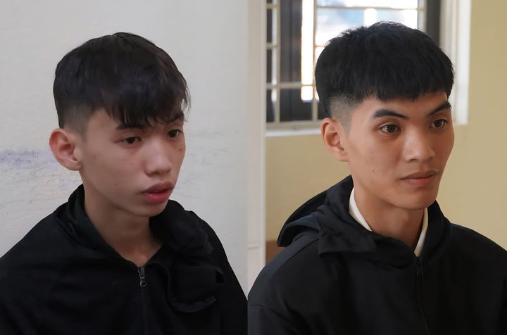 Bắt thanh ni&ecirc;n giả danh cảnh s&aacute;t cơ động v&ograve;i tiền người đi đường tại Quảng Trị - Ảnh 1.