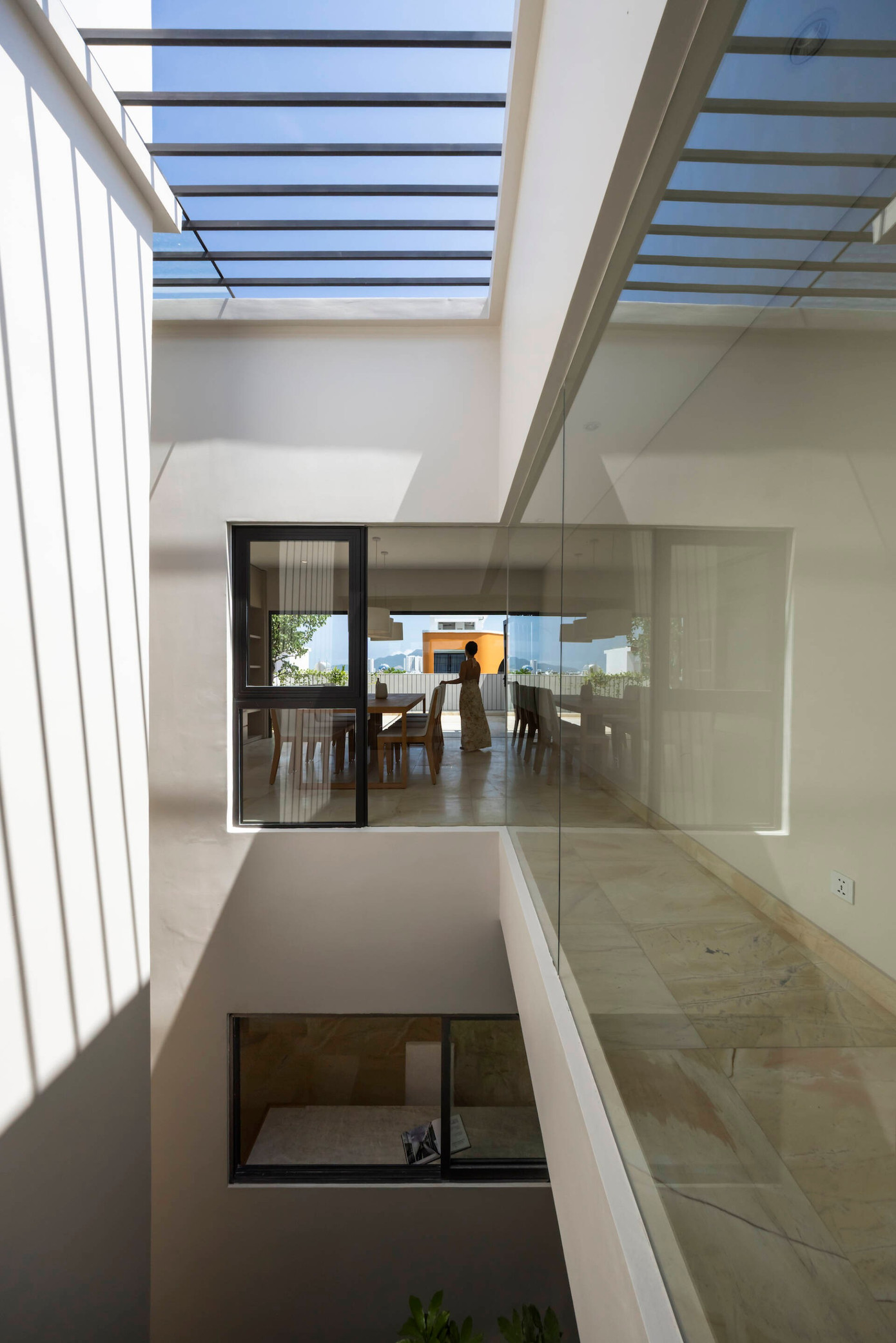 Thiết kế nh&agrave; 5 tầng t&iacute;ch hợp kh&ocirc;ng gian sống v&agrave; kinh doanh tại Nha Trang - Ảnh 12.