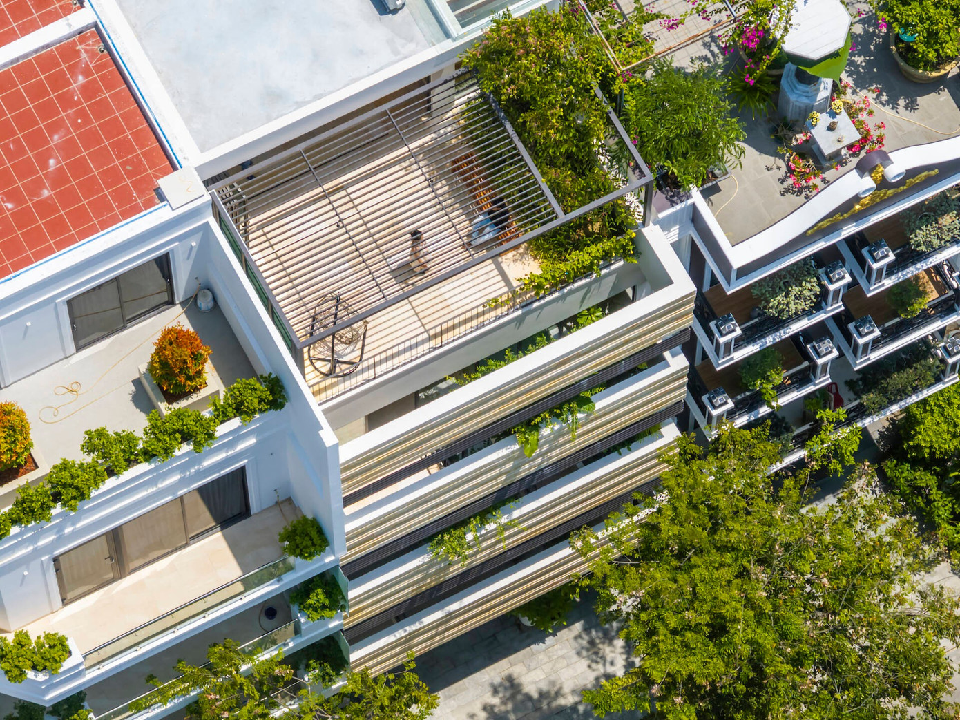 Thiết kế nh&agrave; 5 tầng t&iacute;ch hợp kh&ocirc;ng gian sống v&agrave; kinh doanh tại Nha Trang - Ảnh 1.