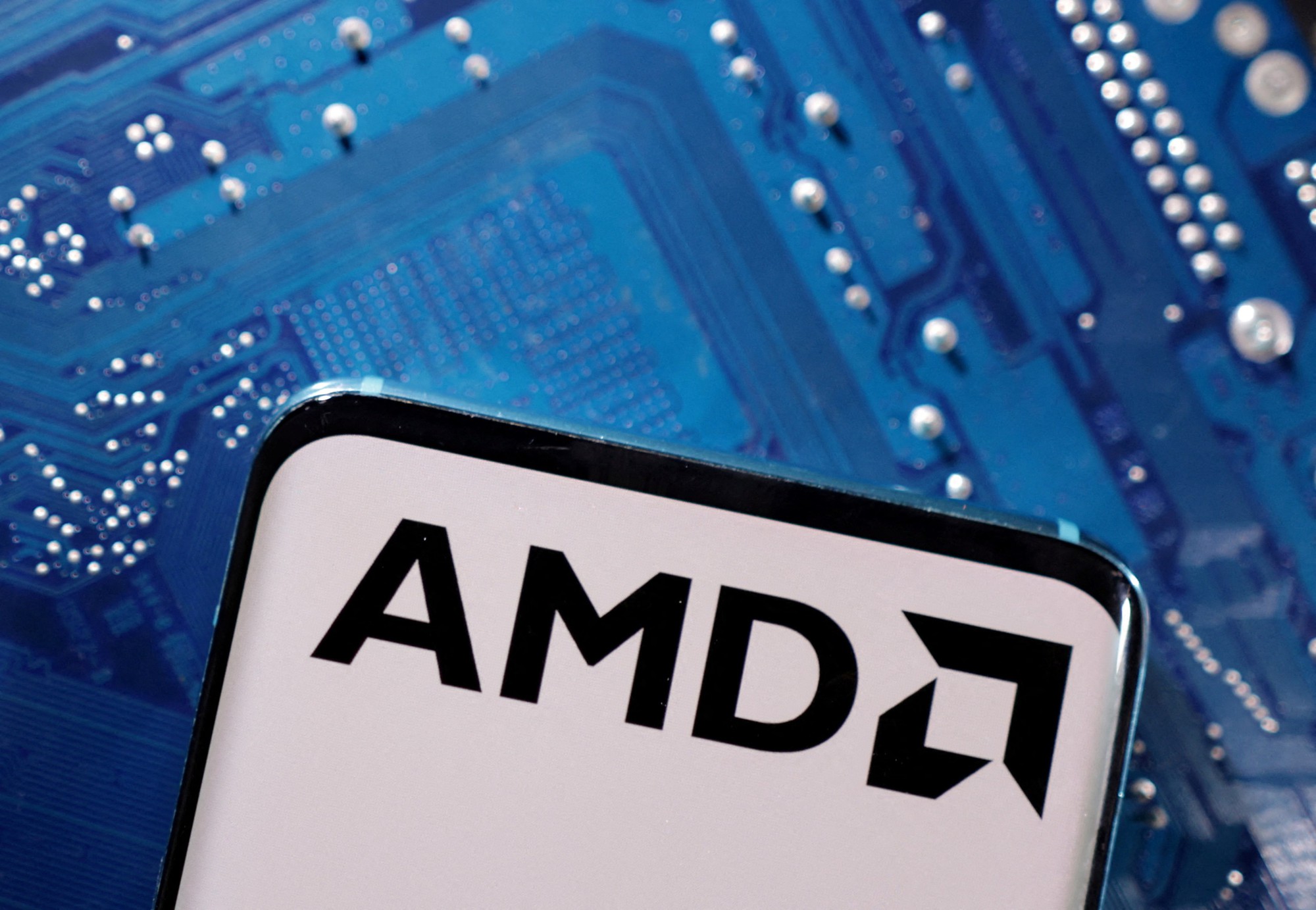Để được bán chip vào Trung Quốc, AMD và NVIDIA phải chia sẻ doanh thu với chính phủ Mỹ - Ảnh 2.