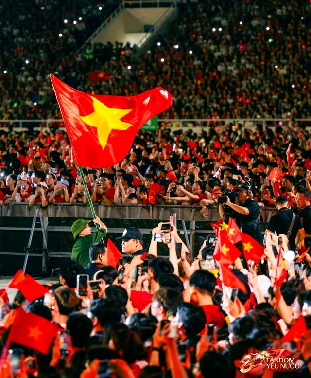 Những khoảnh khắc không thể quên trong Concert Quốc Gia tại sân Mỹ Đình - Ảnh 12. Những khoảnh khắc không thể quên trong Concert Quốc Gia tại sân Mỹ Đình - Ảnh 12.
