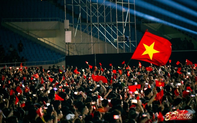 Những khoảnh khắc không thể quên trong Concert Quốc Gia tại sân Mỹ Đình - Ảnh 9. Những khoảnh khắc không thể quên trong Concert Quốc Gia tại sân Mỹ Đình - Ảnh 9.