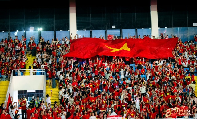 Những khoảnh khắc không thể quên trong Concert Quốc Gia tại sân Mỹ Đình - Ảnh 15. Những khoảnh khắc không thể quên trong Concert Quốc Gia tại sân Mỹ Đình - Ảnh 15.