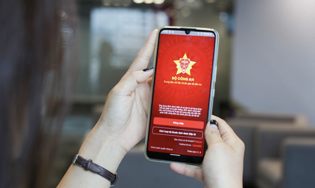 Từ tháng 9, người dân có thể ngồi nhà nhận thuốc qua VNeID - Ảnh 1. Từ tháng 9, người dân có thể ngồi nhà nhận thuốc qua VNeID - Ảnh 1.