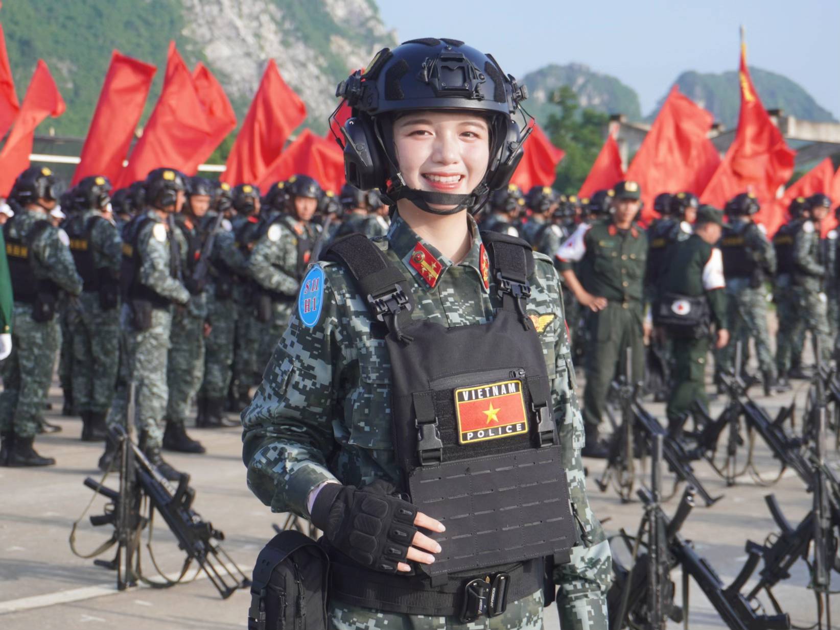 Mỹ nh&acirc;n ĐH Cảnh s&aacute;t nh&acirc;n d&acirc;n TP.HCM lại g&acirc;y sốt ở A80: Tiết lộ sự thật về t&ecirc;n khai sinh- Ảnh 5.