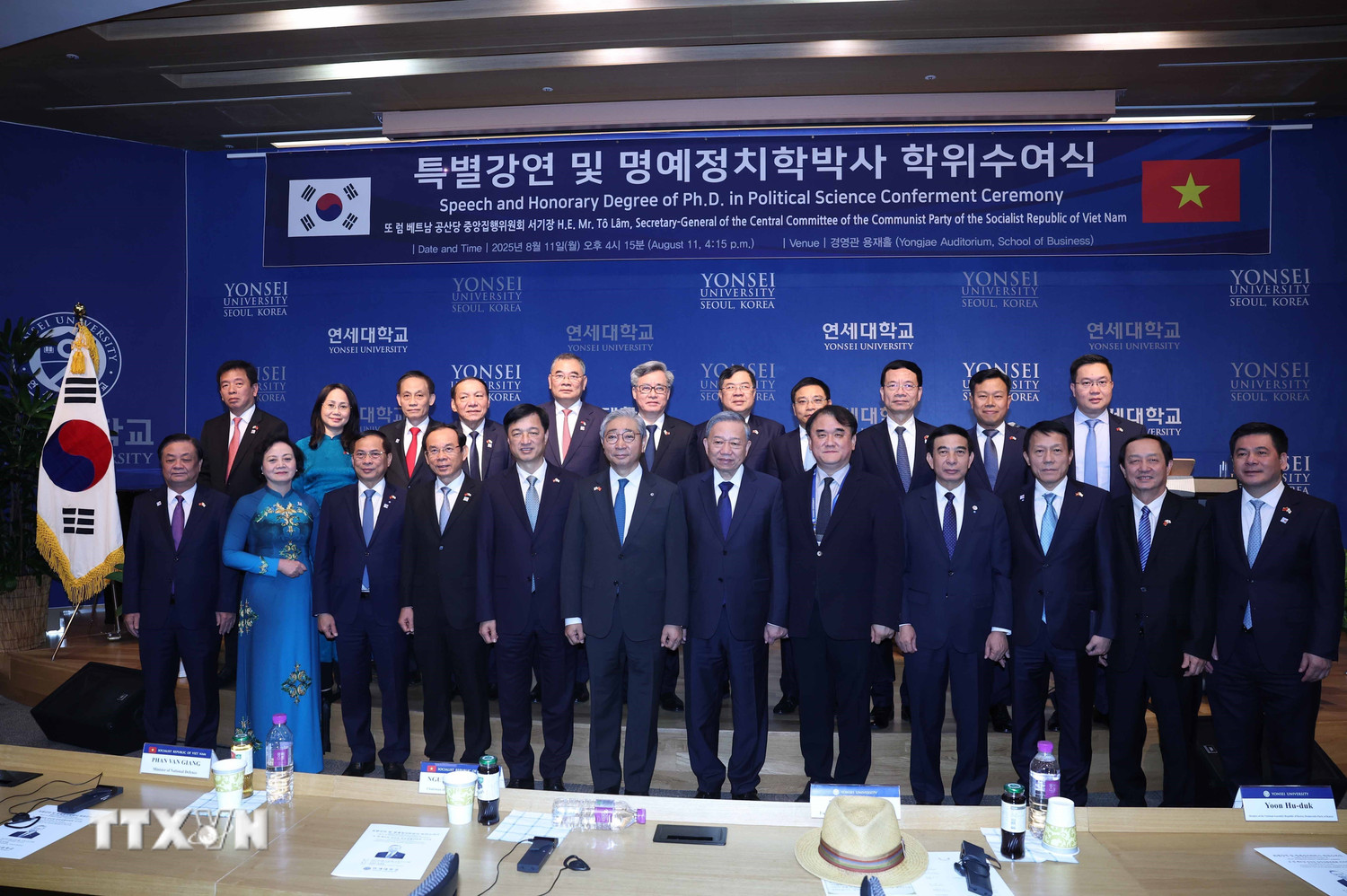 Trao Bằng Tiến sĩ danh dự tặng Tổng Bí thư Tô Lâm - Ảnh 3.