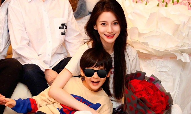 Nhìn Angelababy tàn tạ, khổ đến độ phải quảng cáo đồ ăn lề đường, Huỳnh Hiểu Minh có thấy xấu hổ không?- Ảnh 10.