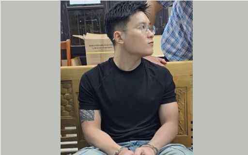 Bị hủy kèo nhậu, nam thanh niên đập phá hơn 10 ô tô - Ảnh 3.