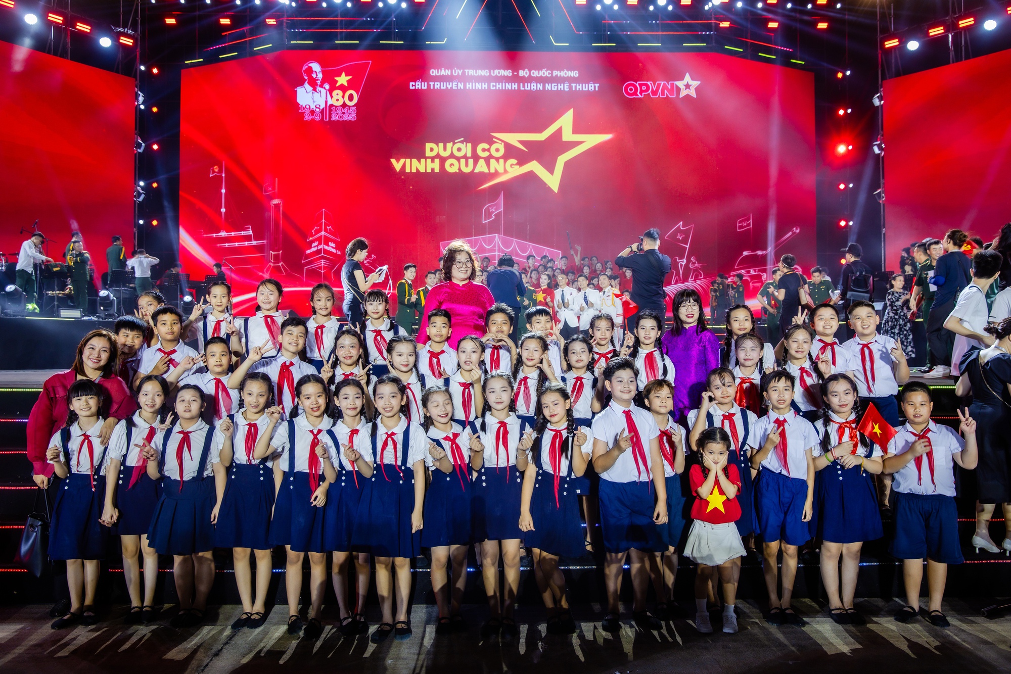 Đạo diễn Phạm Hoàng Giang tiết lộ hậu trường căng thẳng khi thực hiện concert quốc gia- Ảnh 6. Đạo diễn Phạm Hoàng Giang tiết lộ hậu trường căng thẳng khi thực hiện concert quốc gia- Ảnh 6.