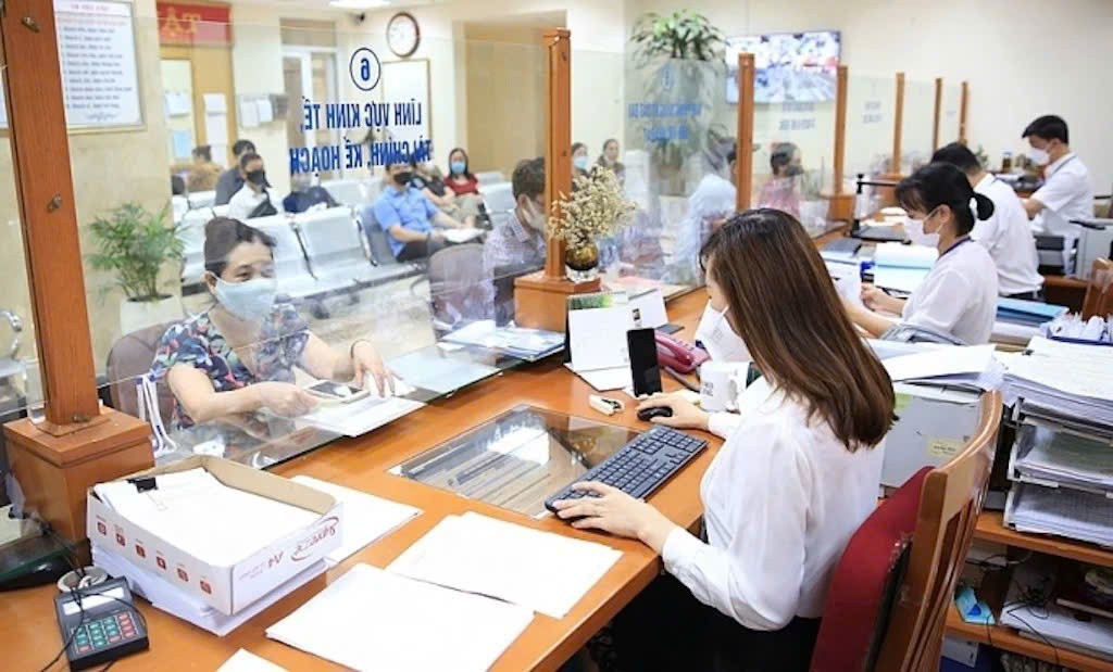 Bộ Nội vụ đề xuất quy định tiền lương viên chức mới và đổi mới tuyển dụng - Ảnh 1.
