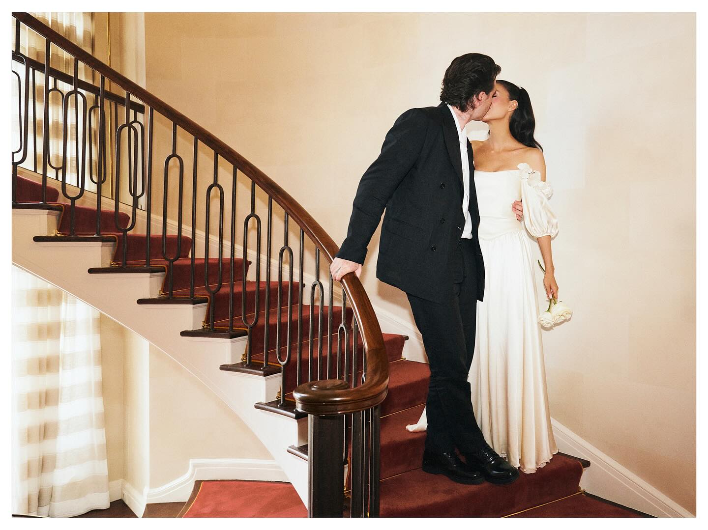 Vợ chồng con cả nhà Beckham tung loạt ảnh nét căng như "cưới lần hai", nhà nội không một ai được mời! - Ảnh 6.