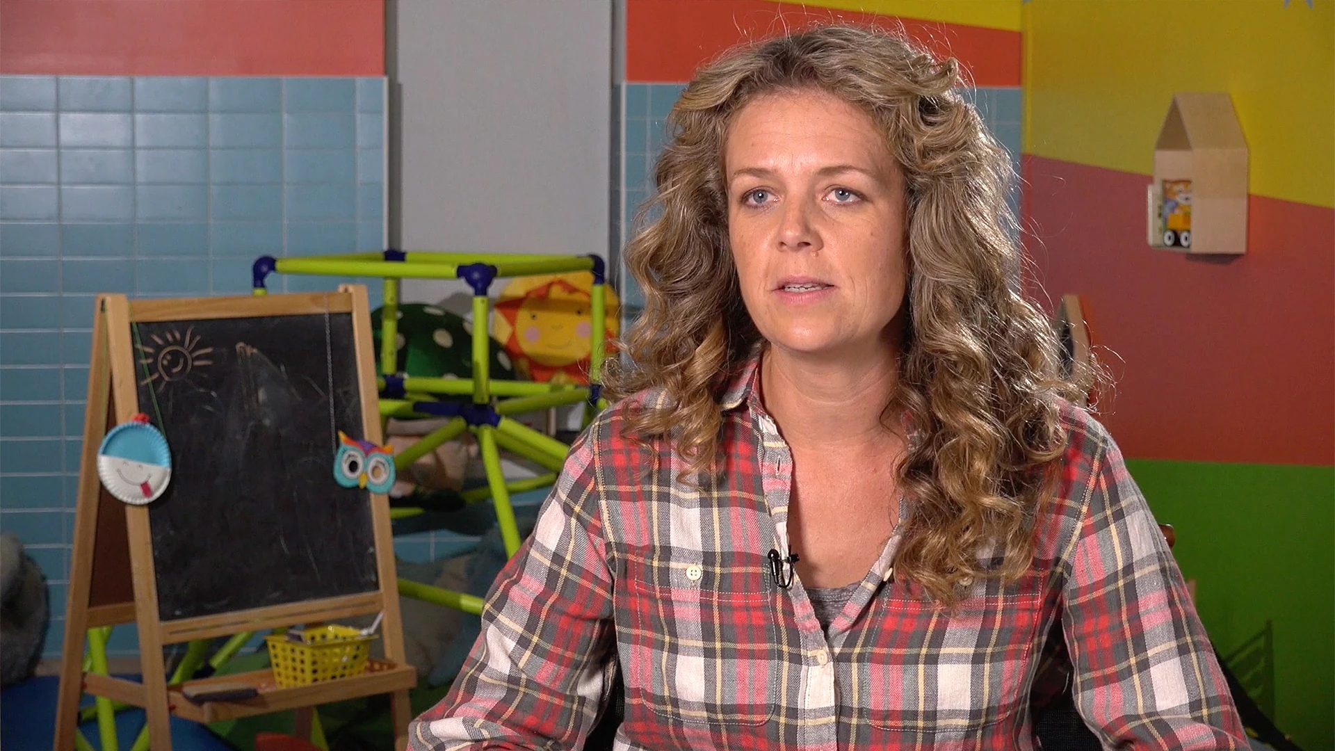 Phim 18+ đang khiến 13,8 triệu người ồ ạt xin tên: Nữ chính "cuốn" vô cùng tận - Ảnh 7. Phim 18+ đang khiến 13,8 triệu người ồ ạt xin tên: Nữ chính "cuốn" vô cùng tận - Ảnh 7.