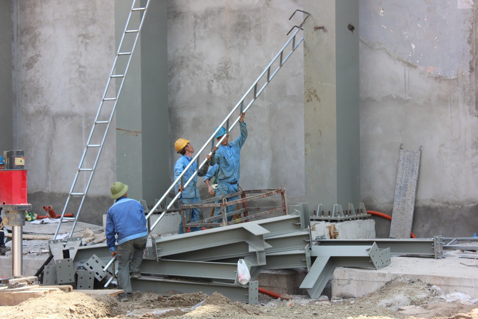 Tháo dỡ hạng mục tạm tại nhà hàng thủy tạ bên hồ Gươm , khôi phục kiến trúc gốc - Ảnh 15. Tháo dỡ hạng mục tạm tại nhà hàng thủy tạ bên hồ Gươm , khôi phục kiến trúc gốc - Ảnh 15.