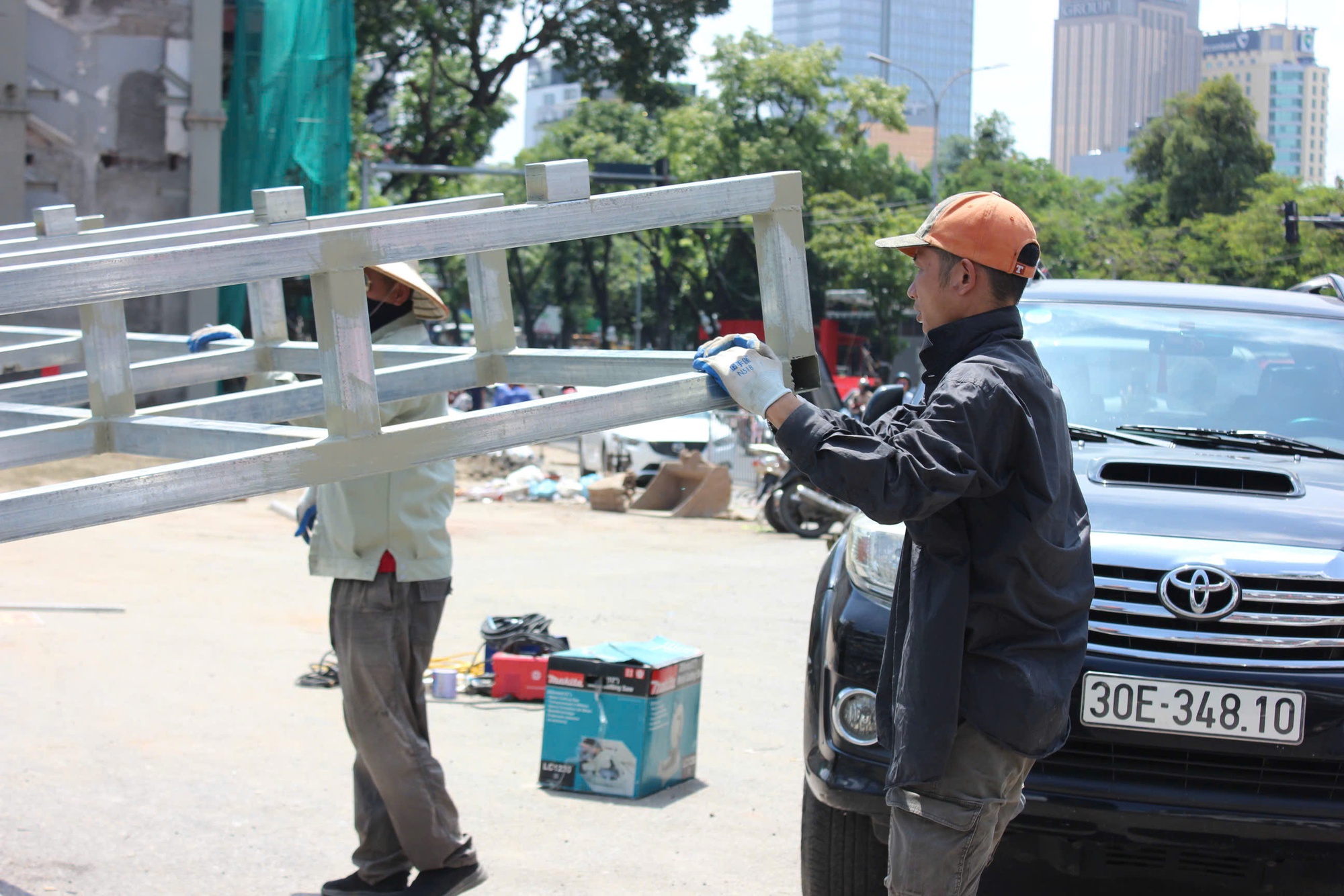 Tháo dỡ hạng mục tạm tại nhà hàng thủy tạ bên hồ Gươm , khôi phục kiến trúc gốc - Ảnh 11. Tháo dỡ hạng mục tạm tại nhà hàng thủy tạ bên hồ Gươm , khôi phục kiến trúc gốc - Ảnh 11.