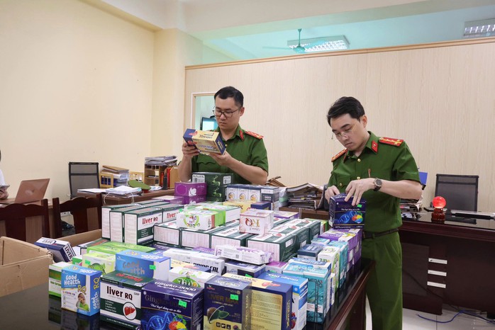 Ph&aacute;t hiện gần 12 triệu vi&ecirc;n thực phẩm chức năng giả c&aacute;c loại- Ảnh 1.