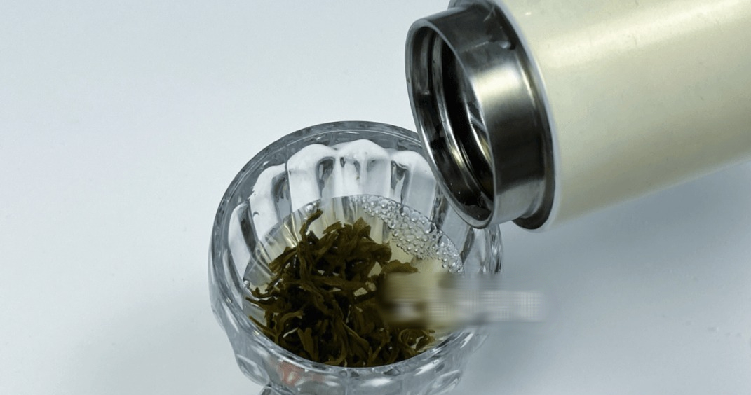 5 sai lầm khi d&ugrave;ng b&igrave;nh giữ nhiệt khiến bản th&acirc;n bị tổn hại, nhiễm kim loại nặng, dễ g&acirc;y ung thư- Ảnh 4.