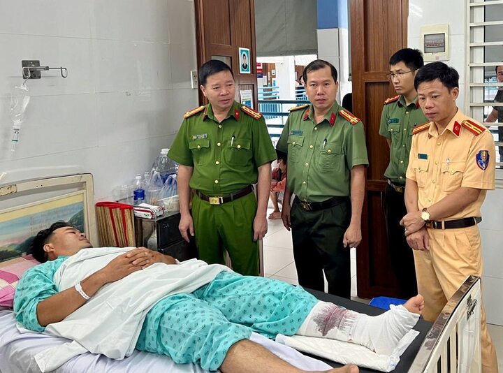 Cảnh sát giao thông ở Lâm Đồng bị tông gãy chân Khi làm nhiệm vụ - Ảnh 1.