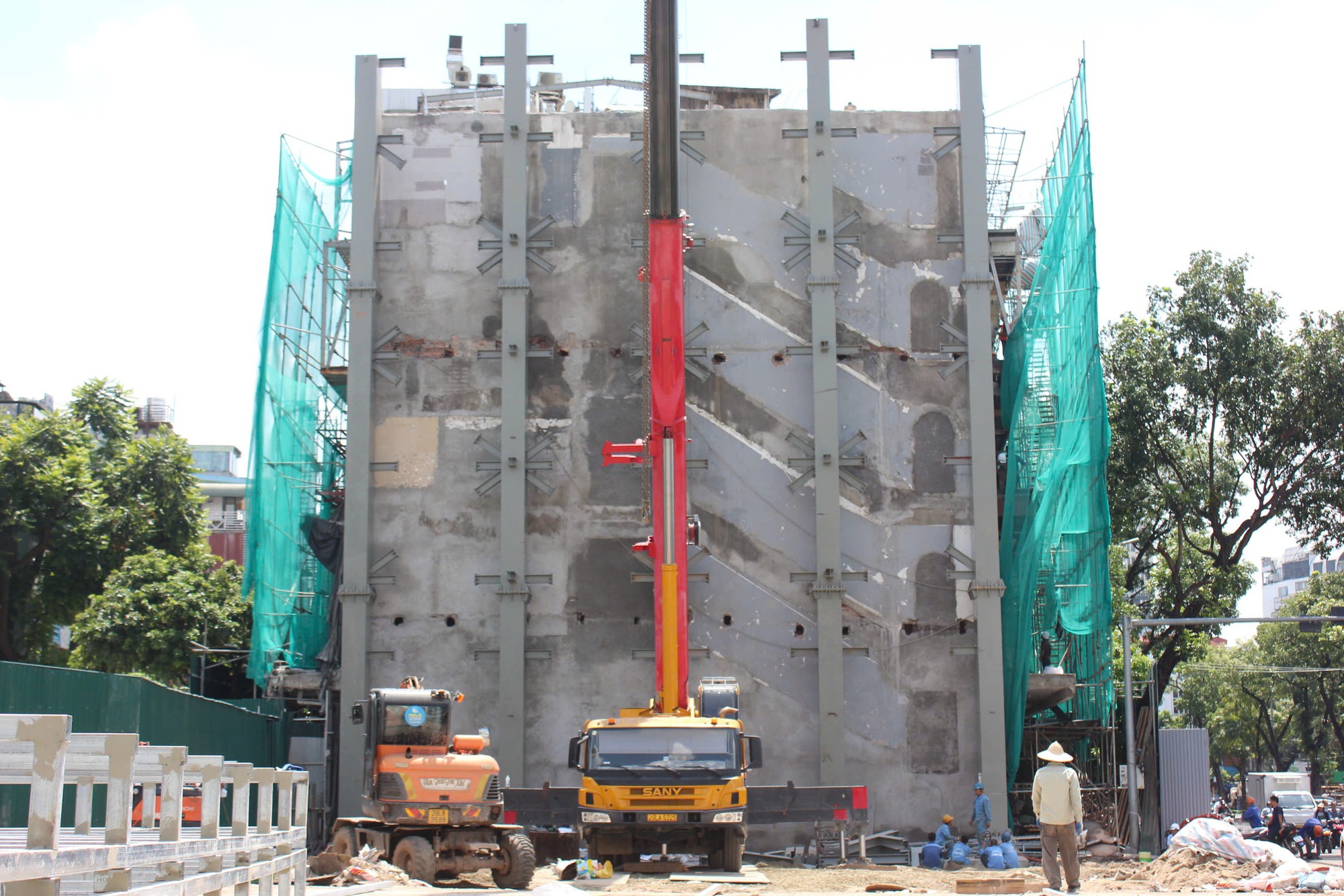 Tháo dỡ hạng mục tạm tại nhà hàng thủy tạ bên hồ Gươm , khôi phục kiến trúc gốc - Ảnh 12. Tháo dỡ hạng mục tạm tại nhà hàng thủy tạ bên hồ Gươm , khôi phục kiến trúc gốc - Ảnh 12.