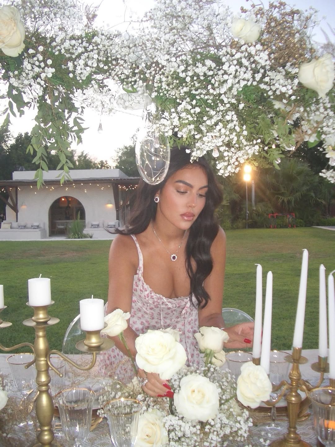 Vợ sắp cưới của Ronaldo - Georgina Rodriguez visual cực đỉnh, body đồng hồ c&aacute;t diện bikini mới "bỏng mắt" - Ảnh 9.