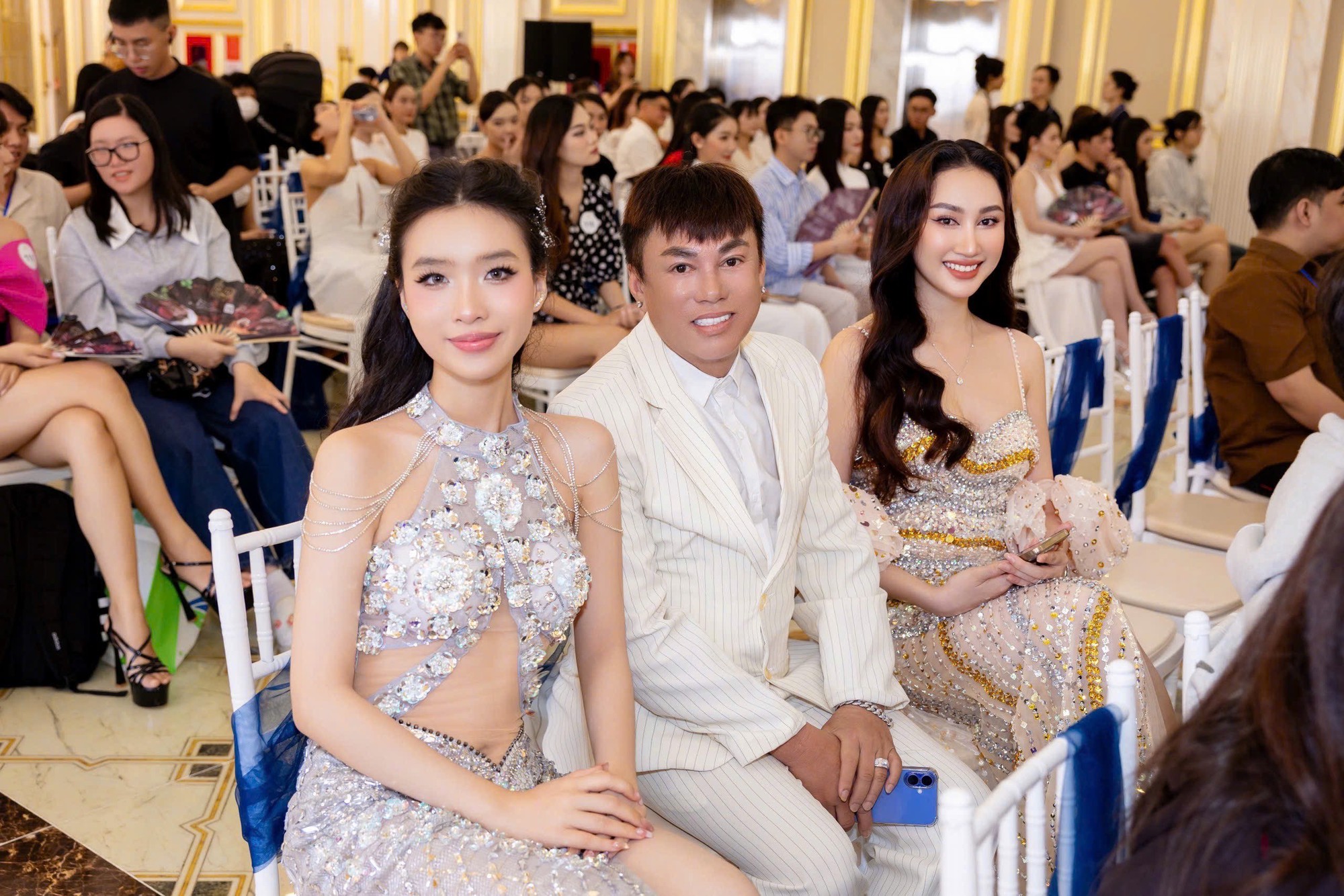 Hoa khôi Đoàn Hồng Trang sắp kết hôn - Ảnh 7. Hoa khôi Đoàn Hồng Trang sắp kết hôn - Ảnh 7.