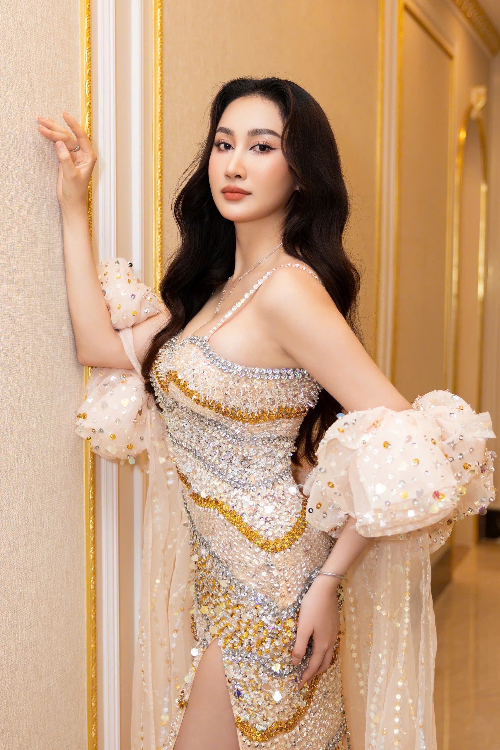 Hoa khôi Đoàn Hồng Trang sắp kết hôn - Ảnh 8. Hoa khôi Đoàn Hồng Trang sắp kết hôn - Ảnh 8.