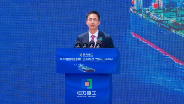 Diện mạo g&acirc;y sốt của &ldquo;th&aacute;i tử Giang T&ocirc;&rdquo;: 24 tuổi l&agrave;m ph&oacute; chủ tịch Tập đo&agrave;n, đi l&agrave;m bằng trực thăng- Ảnh 2.