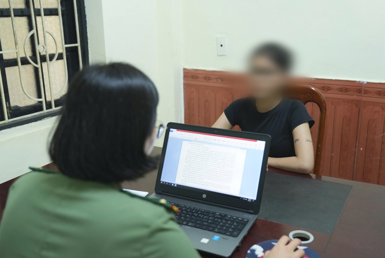 Lời khai của 3 đối tượng tống tiền video nhạy cảm tại Quảng Trị - Ảnh 1.