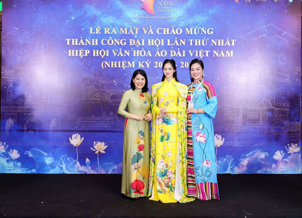 Mai Chi - nữ ca sĩ 17 tuổi, người Hải Phòng: "Âm nhạc đến với tôi từ khi còn trong bụng mẹ" - Ảnh 2. Mai Chi - nữ ca sĩ 17 tuổi, người Hải Phòng: "Âm nhạc đến với tôi từ khi còn trong bụng mẹ" - Ảnh 2.