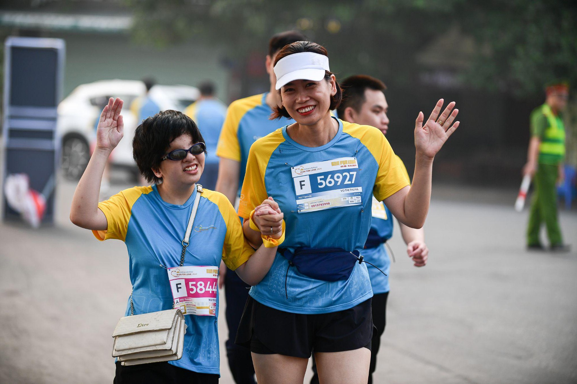 Vietnam Airlines chính thức mở bán vé giải chạy “Run For Love 2025” - Ảnh 3. Vietnam Airlines chính thức mở bán vé giải chạy “Run For Love 2025” - Ảnh 3.