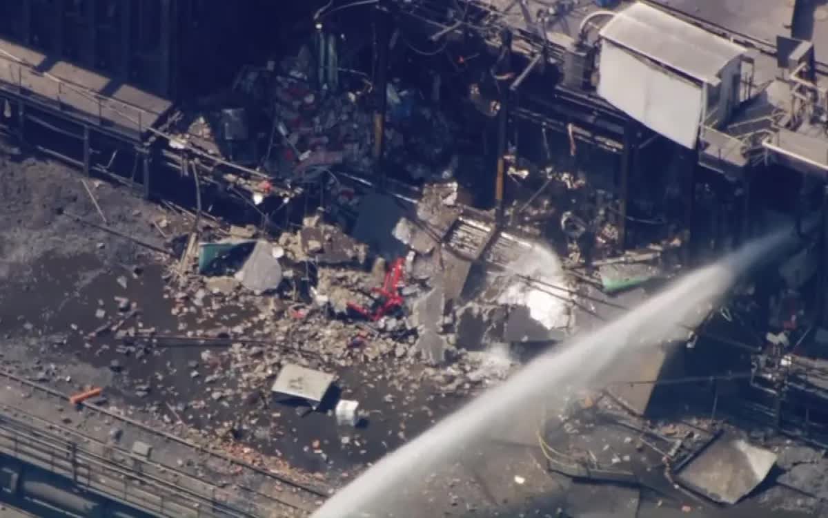 Nổ liên tiếp tại nhà máy thép lớn nhất của Mỹ, 2 người chết, 10 người bị thương - Ảnh 1.