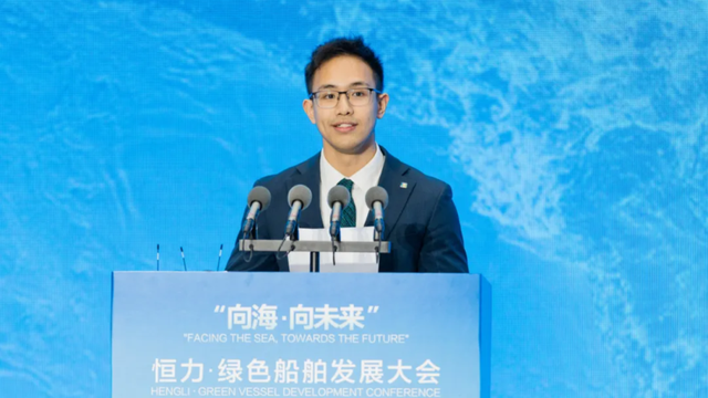 Diện mạo g&acirc;y sốt của &ldquo;th&aacute;i tử Giang T&ocirc;&rdquo;: 24 tuổi l&agrave;m ph&oacute; chủ tịch Tập đo&agrave;n, đi l&agrave;m bằng trực thăng- Ảnh 1.