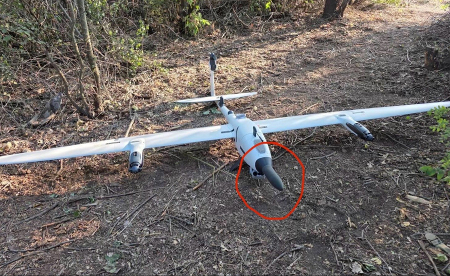 UAV Vector AI phát hiện mọi loạt bắn của pháo binh trong chiến sự Ukraine - Ảnh 1.