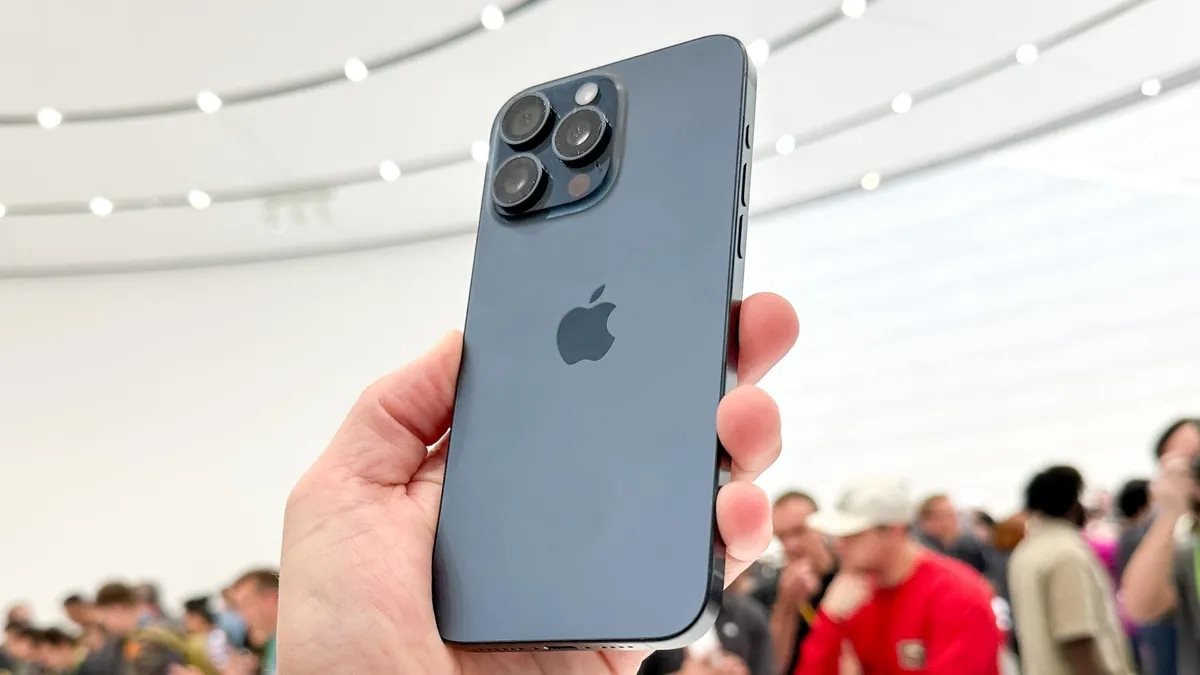 Cây Bút Công Nghệ: &Quot;Dùng Iphone 15 Pro Max Được Một Năm, Tôi Quyết Định Sắp Tới Không Mua Iphone Mới Nữa&Quot; 2 Vhhju8Kumwlr8Cpkuhdjvg 1200 80 1755008163140 17550081633911192364982