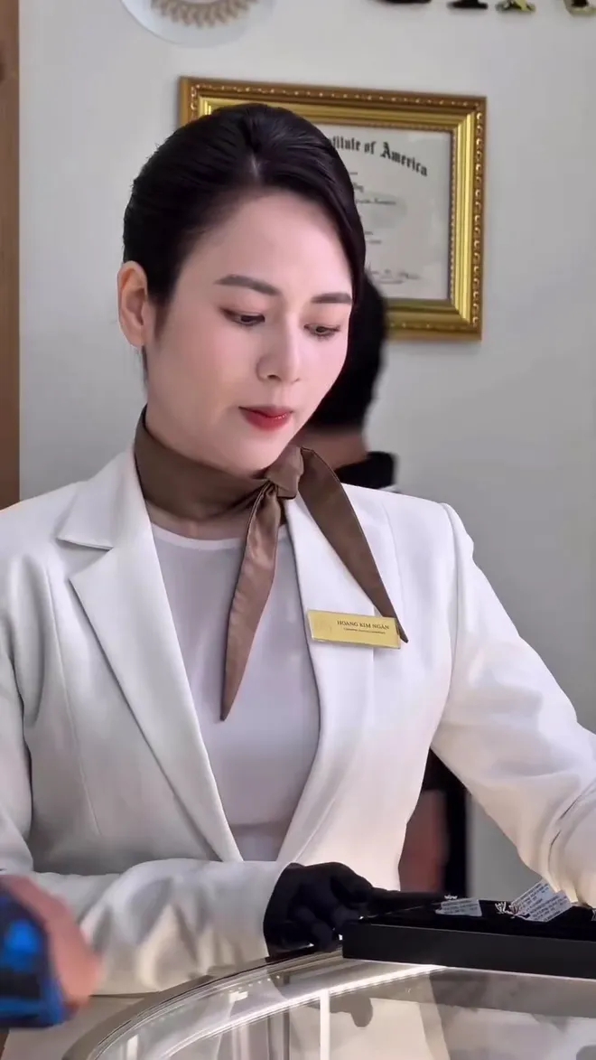 Phim Việt giờ vàng có dàn mỹ nhân đẹp bất bại lúc này: Diễn viên lớn tuổi nhất là người sang nhất!- Ảnh 9.