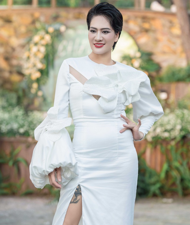 Diễn viên Minh Cúc gây ấn tượng trên sàn catwalk- Ảnh 1.
