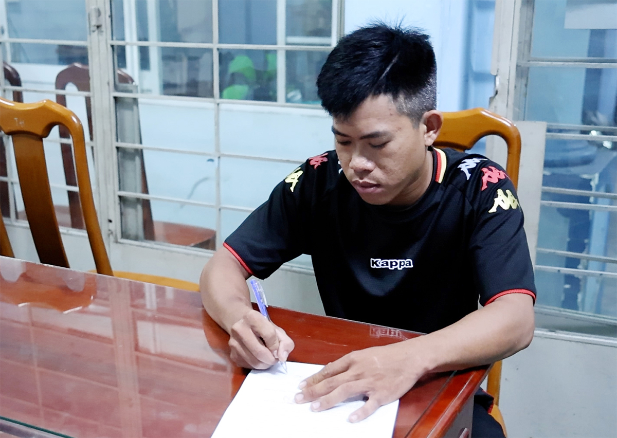 Thỏa thuận bệnh hoạn của kẻ cho vay lãi nặng ở An Giang bị bắt giữ - Ảnh 2.