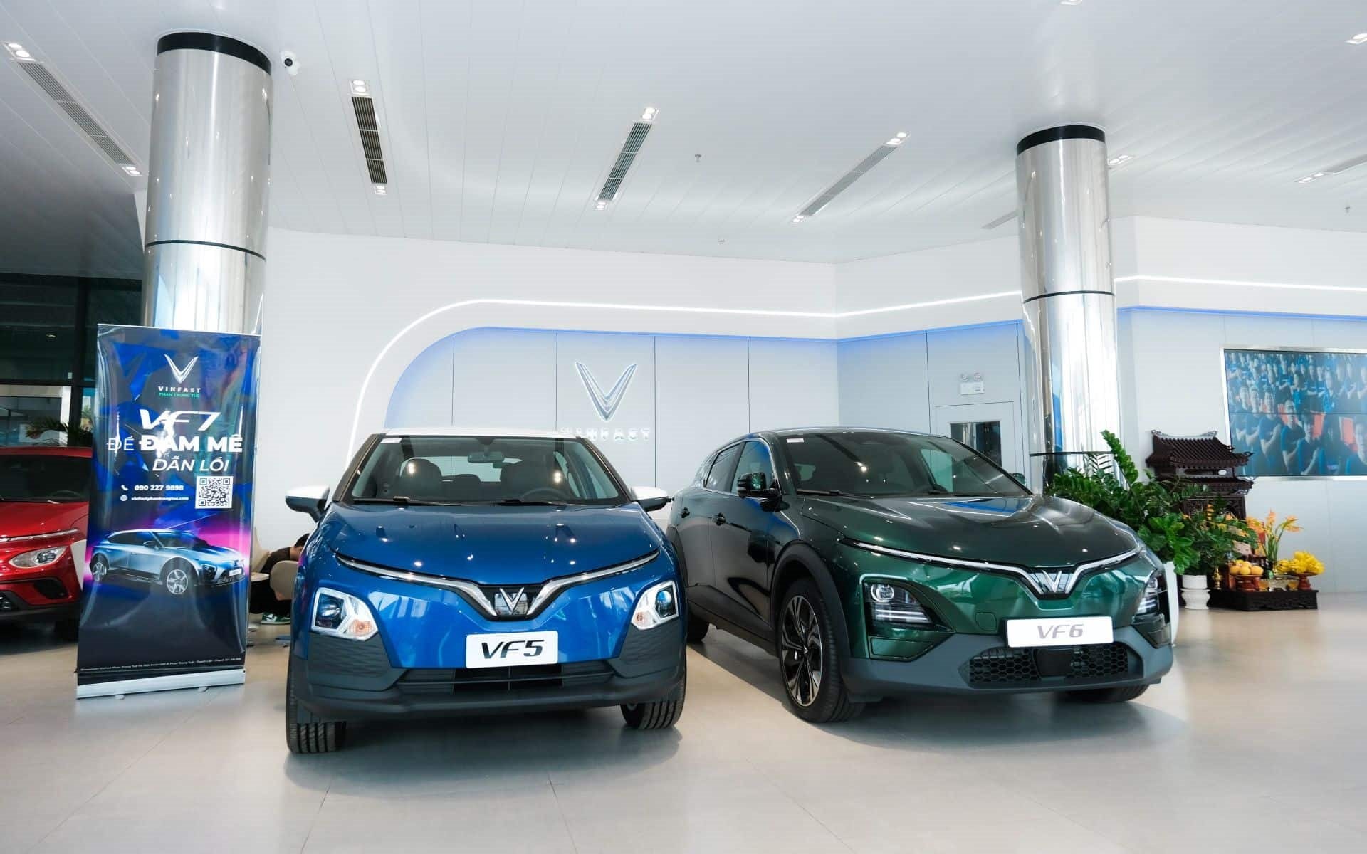 Từ tân binh thành người dẫn đầu, VinFast độc chiếm &quot;ngôi vương&quot; doanh số 10 tháng liên tiếp ở Việt Nam