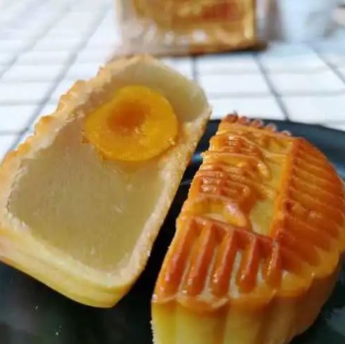 Đột kích kho hàng bánh trung thu giả ở Trung Quốc , tịch thu 20 . 000 Hộp nhái lớn - Ảnh 2.