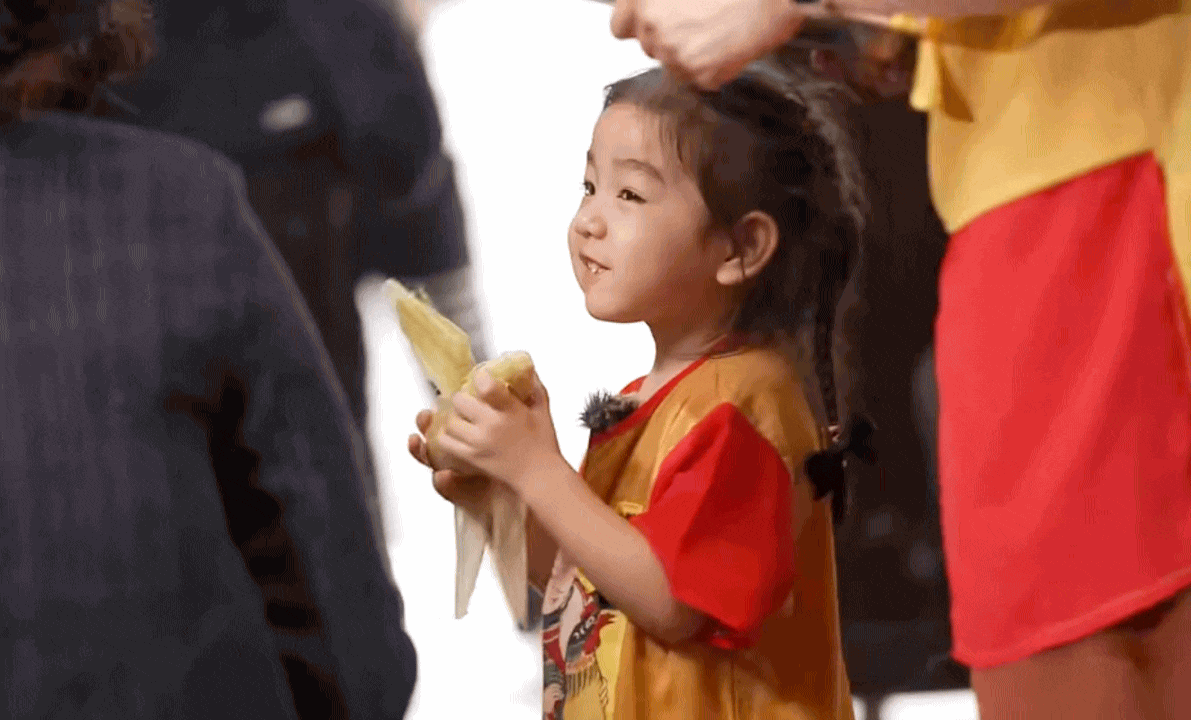 Bé Bún - con gái hot mom Nam Thương: Nhỏ xíu mà lắm chiêu, vừa xinh vừa "mặn mòi" hết phần thiên hạ- Ảnh 16.