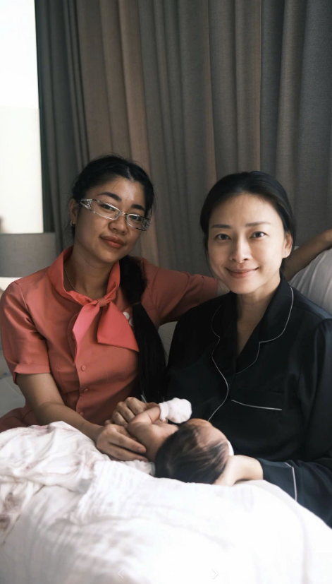 Cận cảnh nhan sắc "mẹ bỉm" Ngô Thanh Vân sau sinh, bé Gạo mới 1 tuần tuổi mà tóc đen vừa dày, đen nhánh- Ảnh 1.