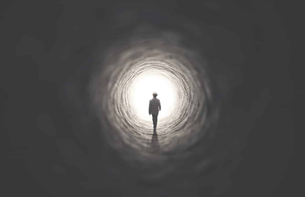 Sau khi chết lâm sàng 10 phút, người đàn ông tỉnh lại thốt lên 5 từ về "thế giới bên kia" - Ảnh 2.