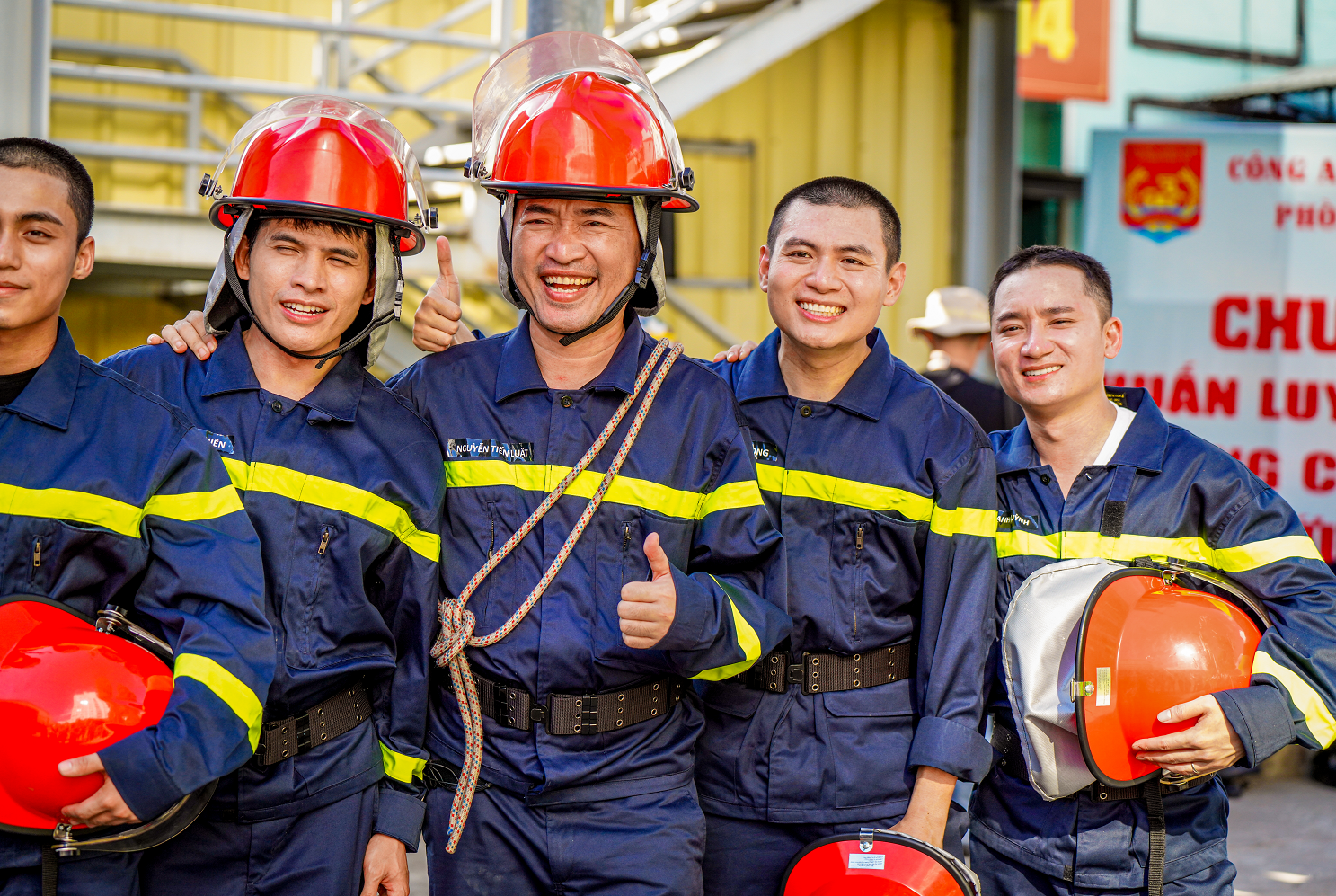 Tiến Luật: "Lúc đó chân tôi run dữ lắm" - Ảnh 4.